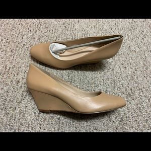 Nine West Mela Wedge Natural Light Tan Beige-Size 10M - Brand New - With Box